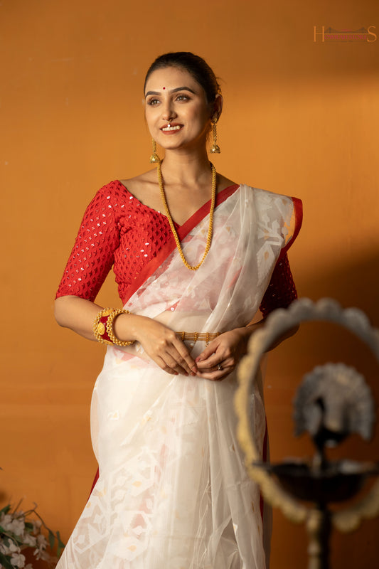 Muslin Dhakai Saree – Timeless Elegance