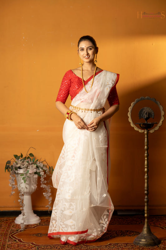 Muslin Dhakai Saree – Timeless Elegance