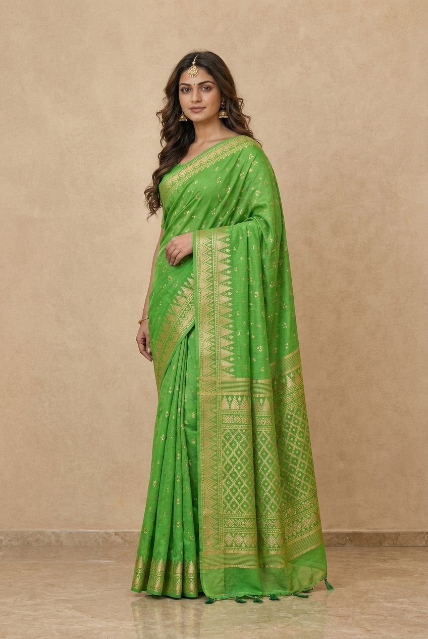 Traditional Dhakai Jamdani Saree in Parrot Green